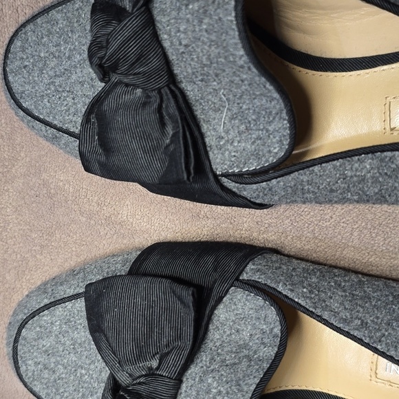 Antonio Melani Gray and Black Felt Loafers Bow/ Wool Size 8.5 - Picture 9 of 11